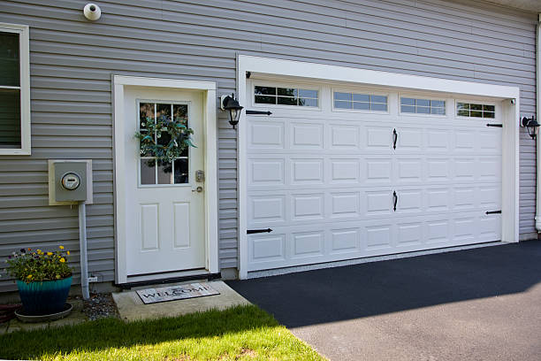 24/7 Emergency Garage Door Panel Replacement experts in Crowley Lake, CA